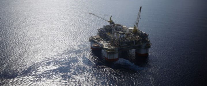 Государственные и местные чиновники США призывают Байдена запретить новые разрешения на нефть