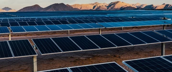 Индия идет ва-банк на возобновляемые источники энергии, с большими планами по расширению своего солнечного сектора. 