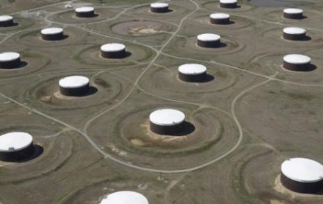 Цены на нефть падают после большого топливного инвентаря Build