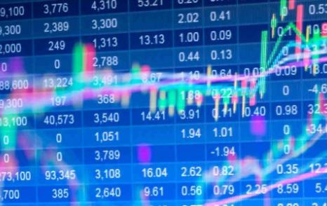 Цены на нефть в США взлетели до 6-летнего максимума в противостоянии ОПЕК