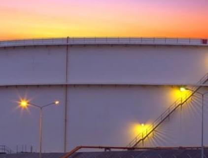 Нефть восстановилася на неожиданном розыгрыше запасов сырой нефти