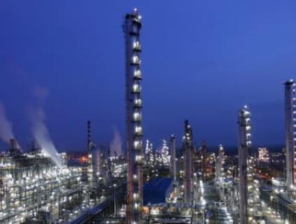 Репрессии Пекина против частной нефтеперерабатывающей промышленности были одной из причин этого снижения импорта, поскольку правительство решило проблему чрезмерных поставок топлива.